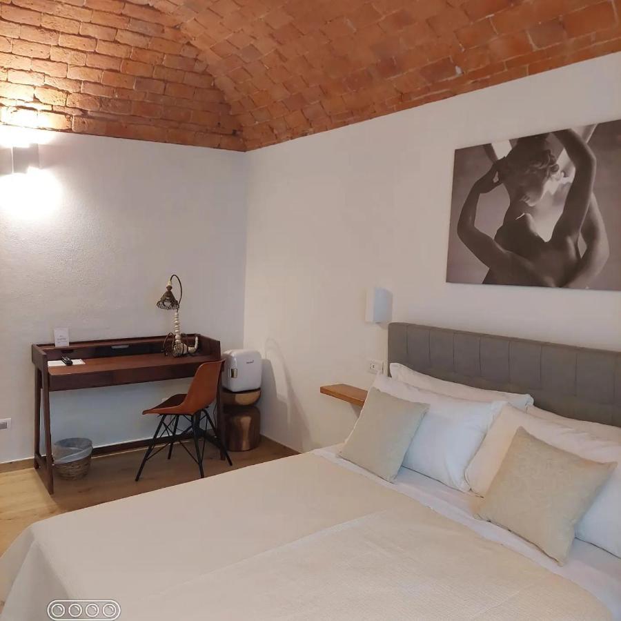 Federico II - Rooms And Breakfast Borgio Verezzi Eksteriør billede